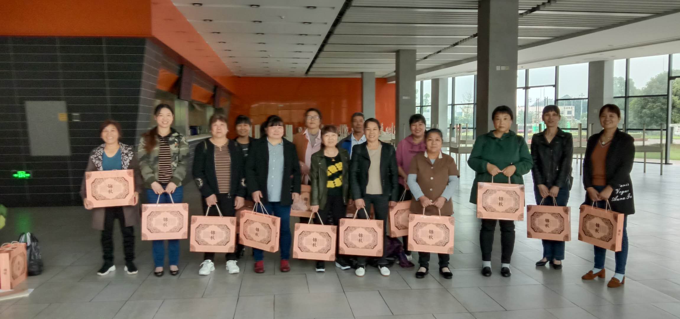 湖南怡美環(huán)境管理發(fā)展有限公司,湖南物業(yè)保潔服務(wù)，商場保潔,石材護理價格,市政環(huán)衛(wèi),駐場保潔